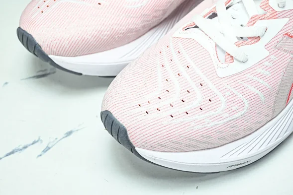 Asics Novablast 4 1012B650-100 