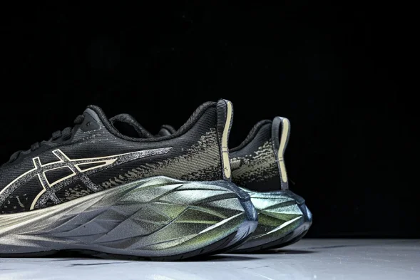 Asics Novablast 4 1011B924-001 