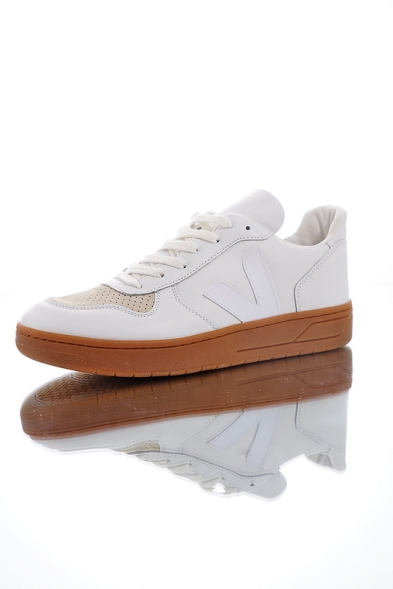 Veja V-10 Leather Lace-up VE789SH32GRN
