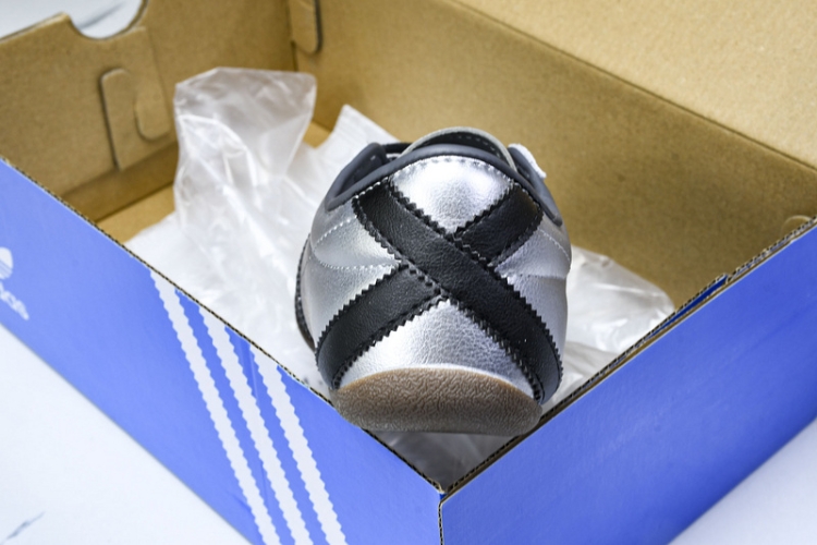 Adidas Tokyo W JQ3024