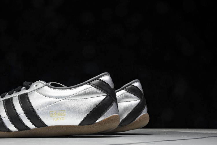 Adidas Tokyo W JQ3024