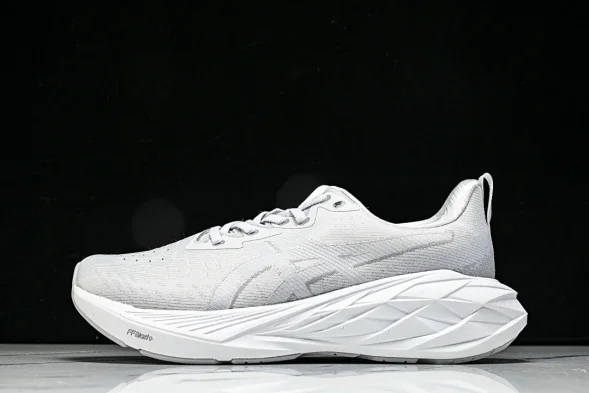 Asics Novablast 4 1012B722-100 