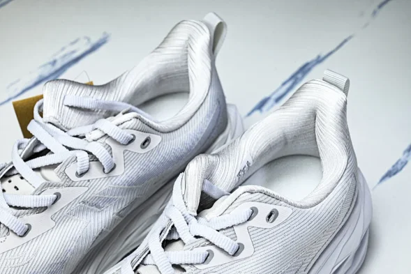 Asics Novablast 4 1012B722-100 