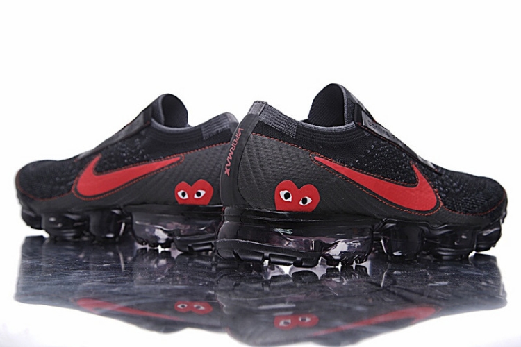 CDG PLAY x Nike Air VaporMax Flyknit 924501-006