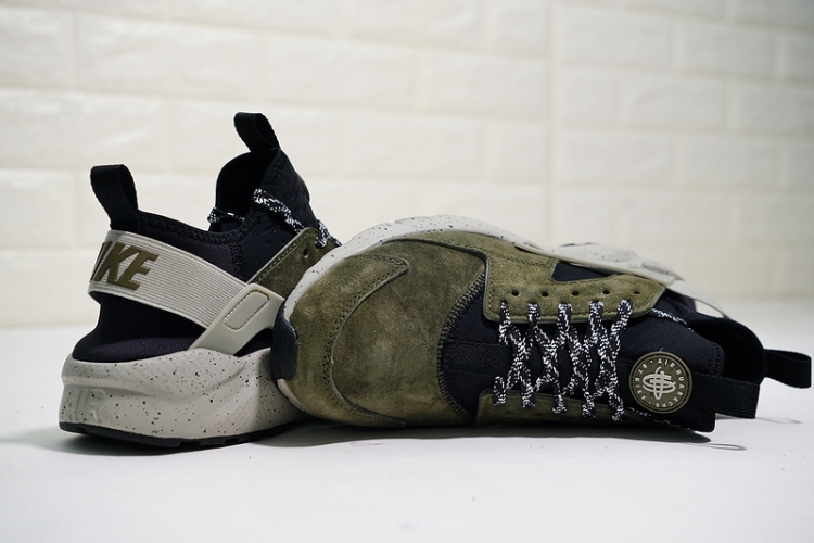 NIKE AIR HUARACHE RUN ULTRA ID 829669-333