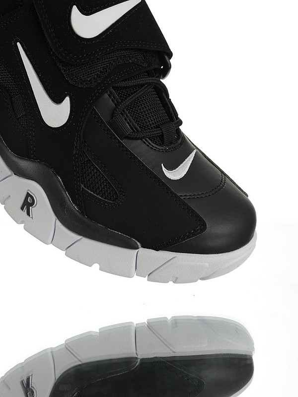 Nike Air Barrage Mid QS 