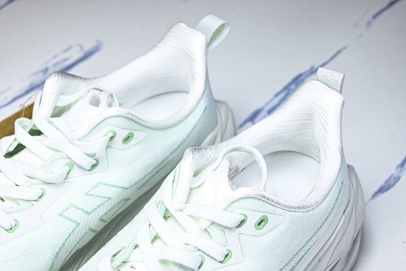 Asics Novablast 4 1012B510-300 