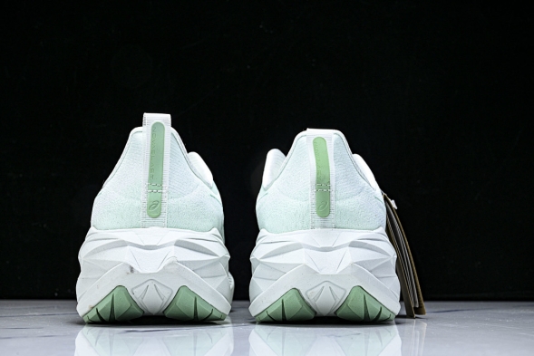 Asics Novablast 4 1012B510-300 