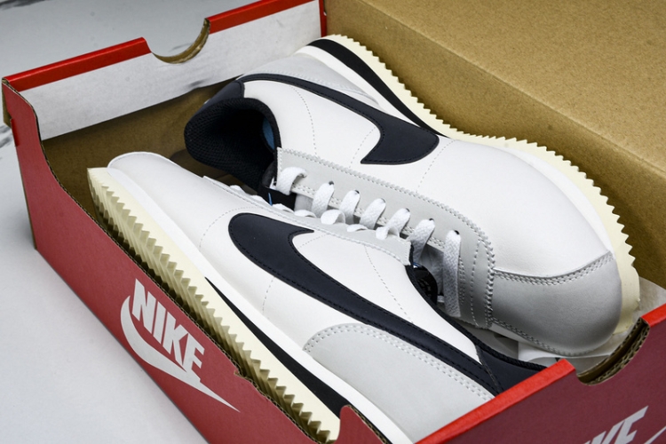  Nike Cortez Classic FN7650-030