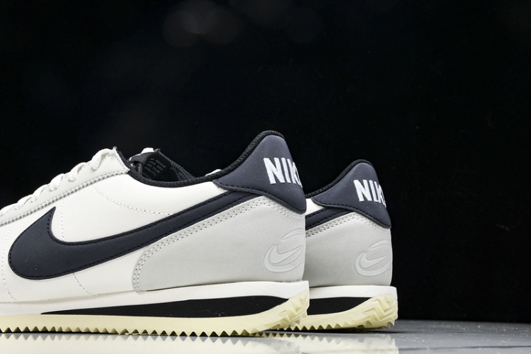  Nike Cortez Classic FN7650-030