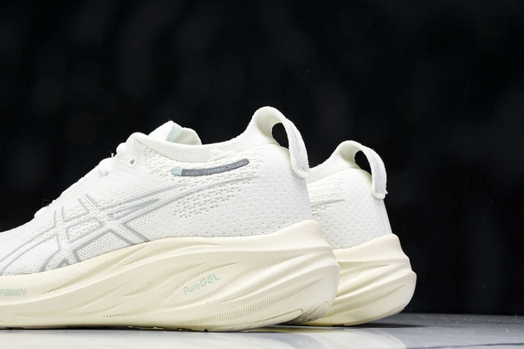 Asics Gel-Nimbus 26 1011B794-101
