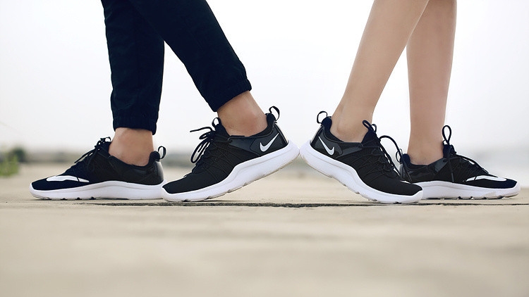 Nike Darwin run “Black White” 819803-010