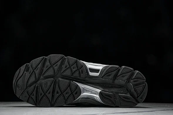 Asics Gel-NYC 1203A280-020 