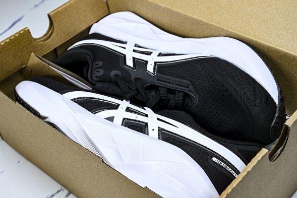 Asics Novablast 5 1011B974-030 