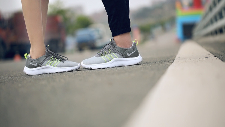 Nike Darwin run “Gray green” 819803-003