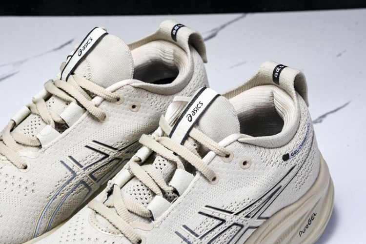 Asics Gel-Nimbus 26 1011B794-021