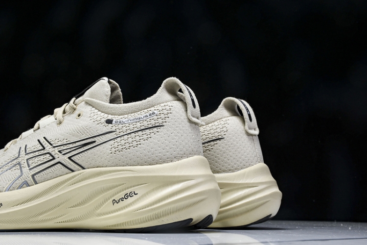 Asics Gel-Nimbus 26 1011B794-021