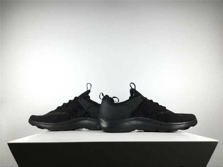 Nike Darwin run “All Black” 819803-010