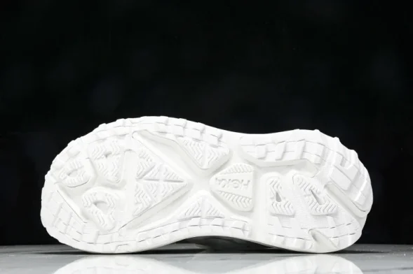 Hoka Stinson 7 1141530 WWH 