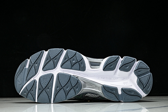 Asics Gel-Cumulus 16 TG 1203A733-100 