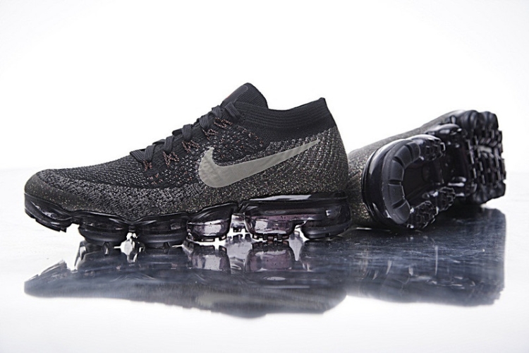 Nike Air VaporMax Flyknit "Black Charcoal Orange"  849557-016