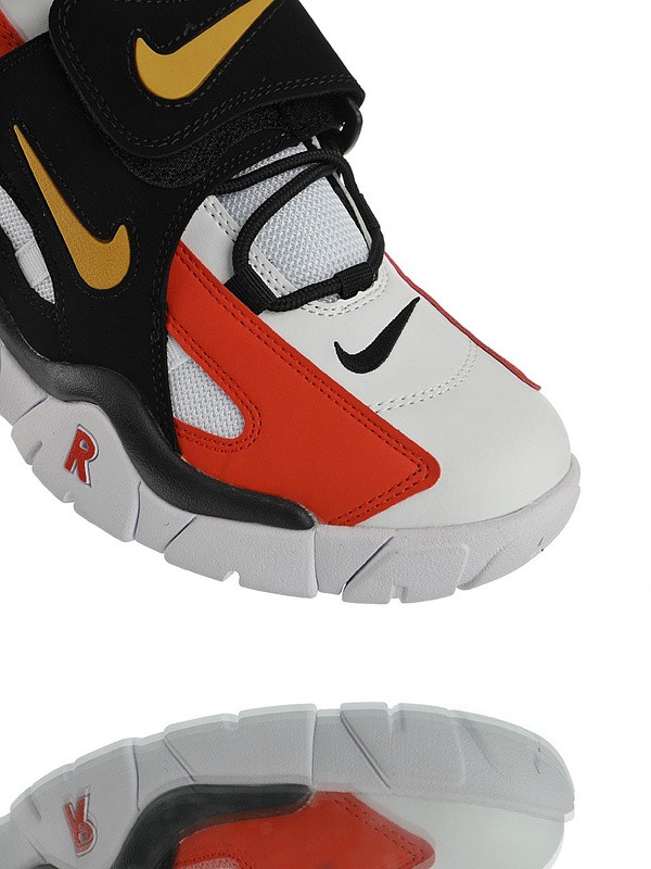 Nike Air Barrage Mid QS