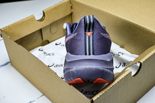 Asics Novablast 5 1011B974-500 