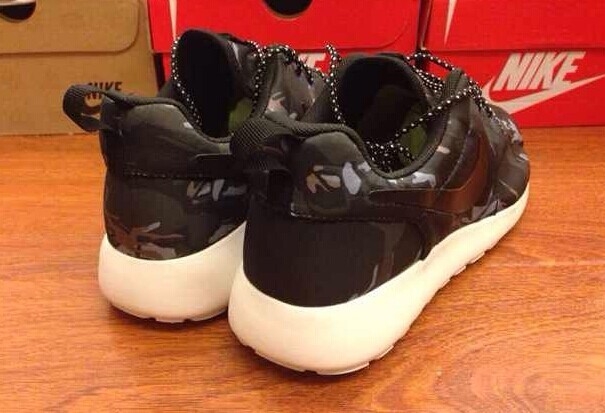 Nike Roshe Run Customs