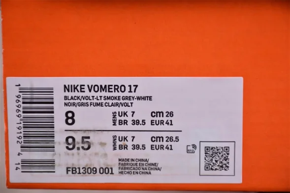 Nike Air Zoom Vomero 17 FB1309-001 