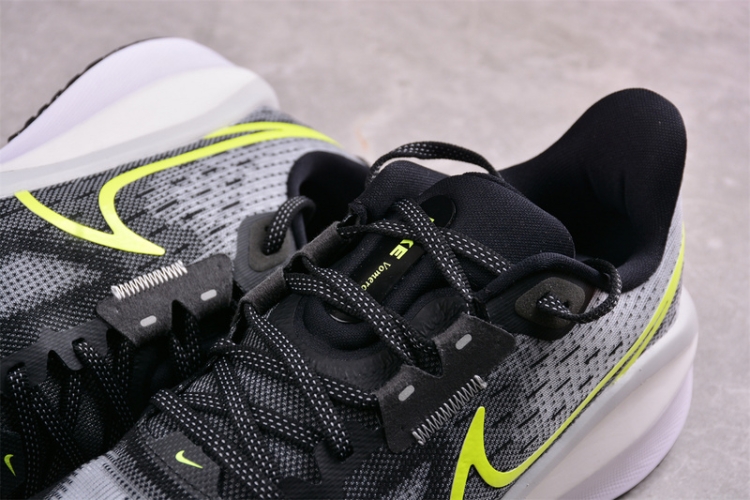  Nike Air Zoom Vomero 17 FB1309-001