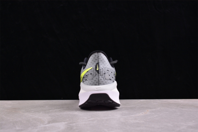  Nike Air Zoom Vomero 17 FB1309-001