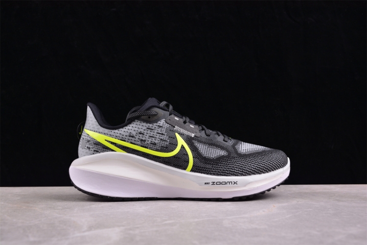  Nike Air Zoom Vomero 17 FB1309-001
