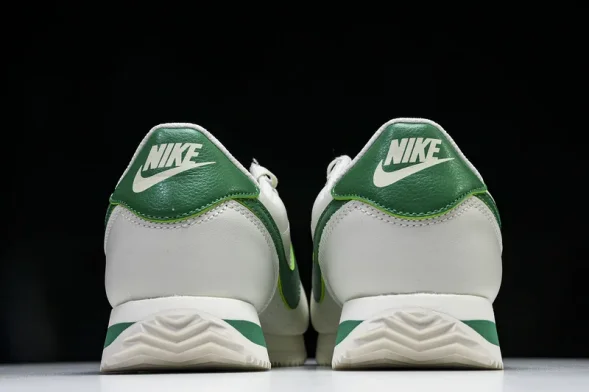 Nike Cortez Classic DM4044 104 