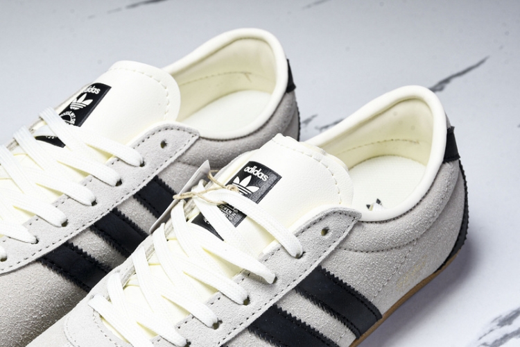 Adidas Tokyo W JI0182