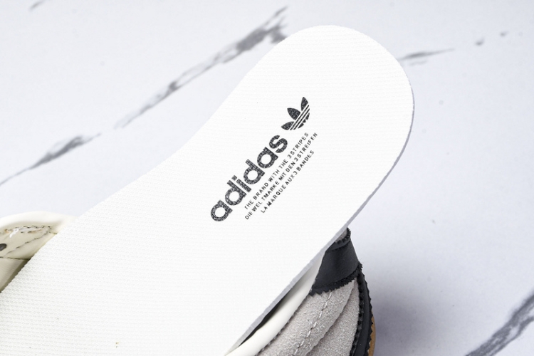 Adidas Tokyo W JI0182