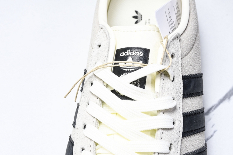 Adidas Tokyo W JI0182