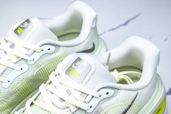 Nike Air Zoom Vomero Premium HQ2050-371 