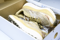 Hoka Stinson 7 141530 WHF