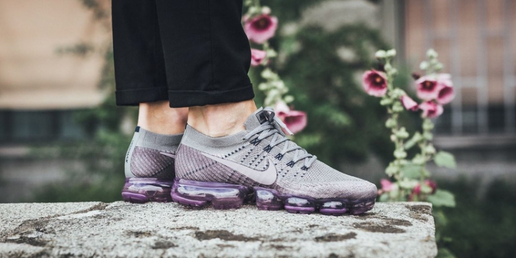 Nike Air VaporMax Flyknit 899472-400