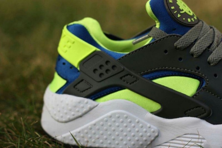 Nike Air Huarache LE