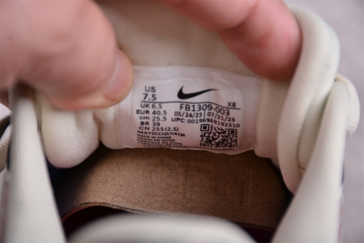  Nike Air Zoom Vomero 17 FB1309-003
