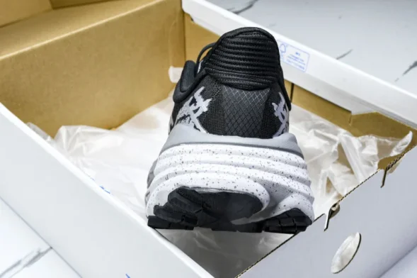 Hoka Stinson 7 1141530 BCKT 