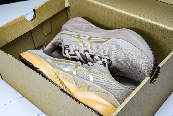 Asics Novablast 5 1012B815-020 