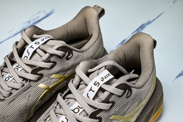 Asics Novablast 5 1012B815-020 