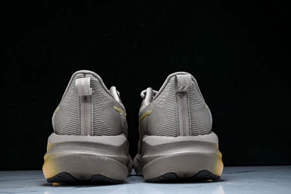 Asics Novablast 5 1012B815-020 