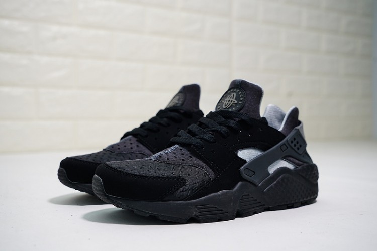 NIKE AIR HUARACHE Run SE 852628-001