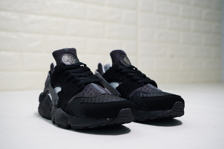 NIKE AIR HUARACHE Run SE 852628-001