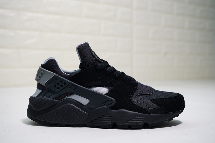 NIKE AIR HUARACHE Run SE 852628-001