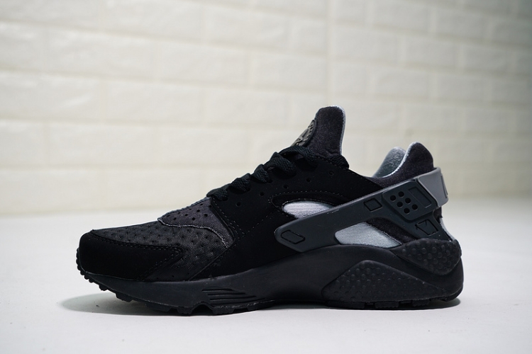 NIKE AIR HUARACHE Run SE 852628-001