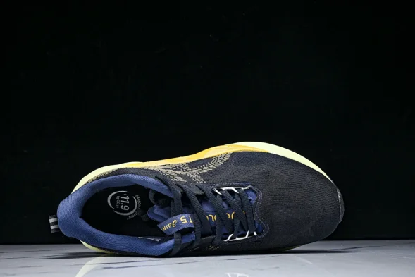Asics Novablast 5 1011B974-402 